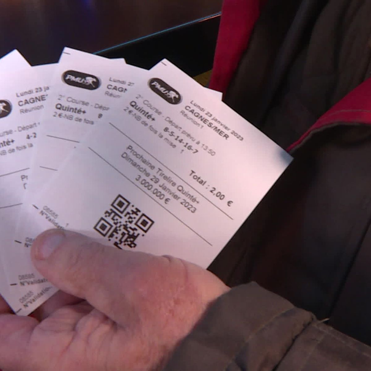 découvrez l'incroyable gain de 900 000€ au quinté+ en 2024 grâce au pmu. suivez les résultats et conseils pour maximiser vos chances de victoire.